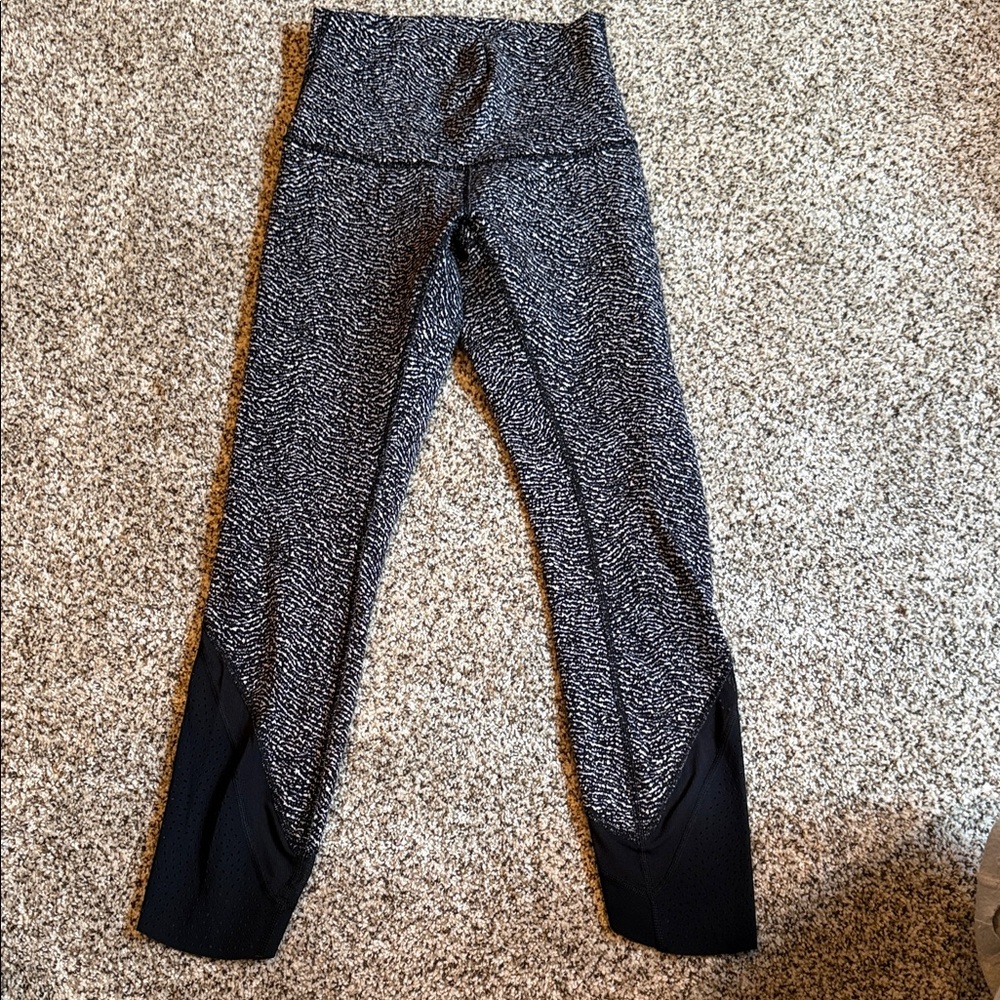 Lululemon Athletica Black and White Patterned Leggings thicker material